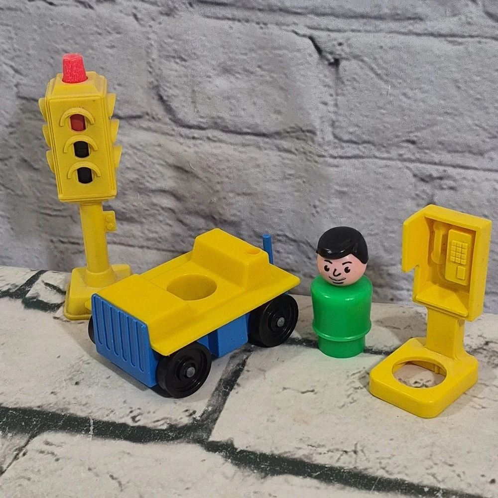 Vintage Fisher-Price Little People Lot 4pcs Traffic Light Man Car Phone Booth